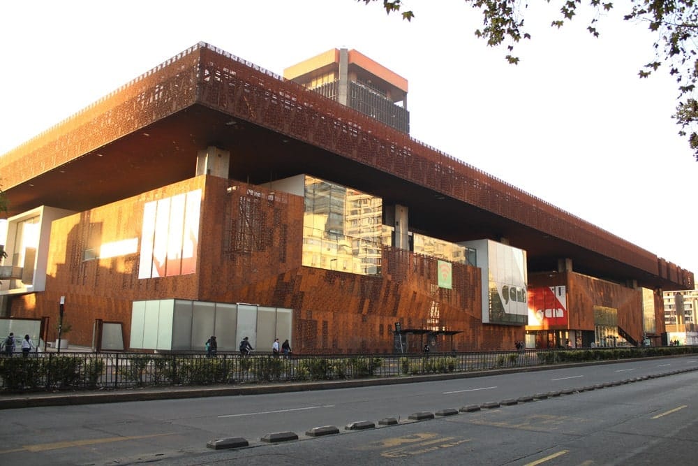 Reajustes en el Presupuesto 2019 complican a centros culturales de Santiago