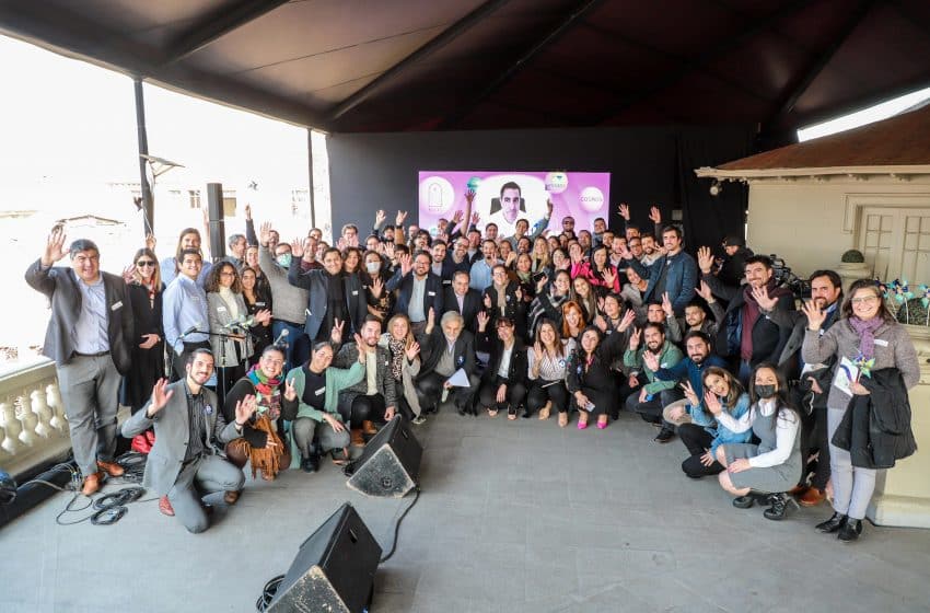 Emprendedores exitosos y APTA se unen para impulsar la llegada de startups chilenas al mercado