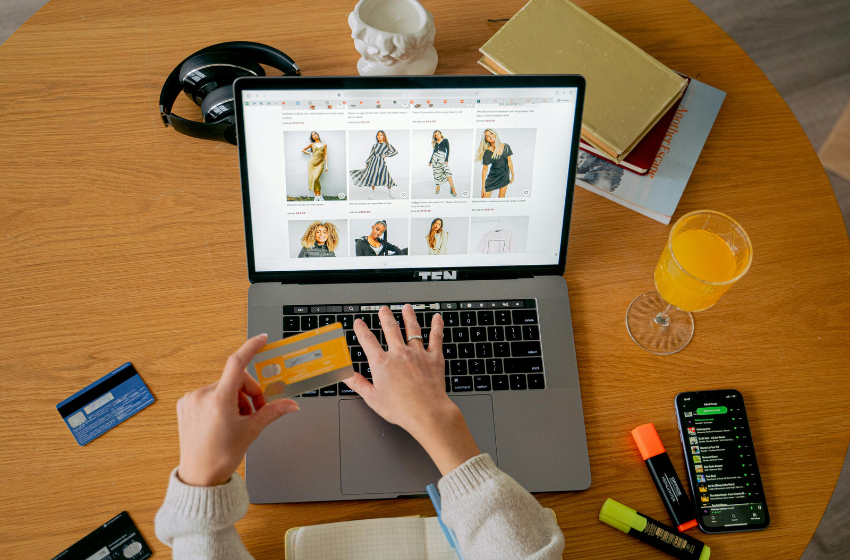 Por qué los comercios digitales también deben apostar por lo físico