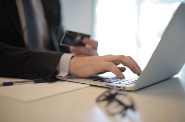 Comercio digital en Chile con nuevas demandas para empresas y emprendedores
