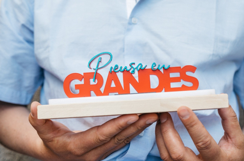 Personas mayores y fondo Piensa en Grandes para emprendimientos